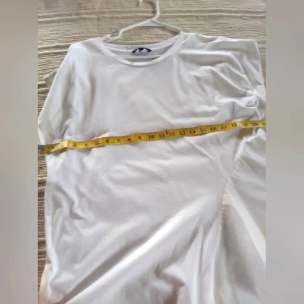 Banana Republic White Short Sleeve Tee for Everyday Comfort - Picture 5 of 11